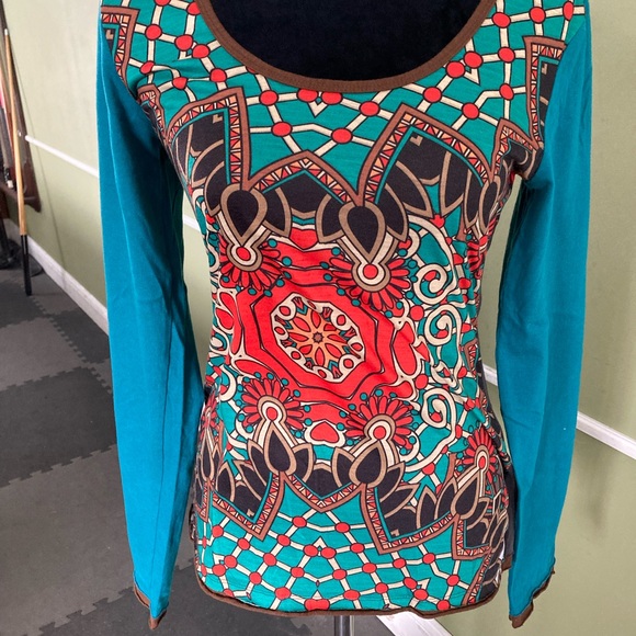 Top - Picture 2 of 5